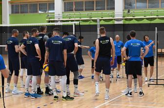 Slovenske odbojkarje pričakala lepa filipinska dobrodošlica #video