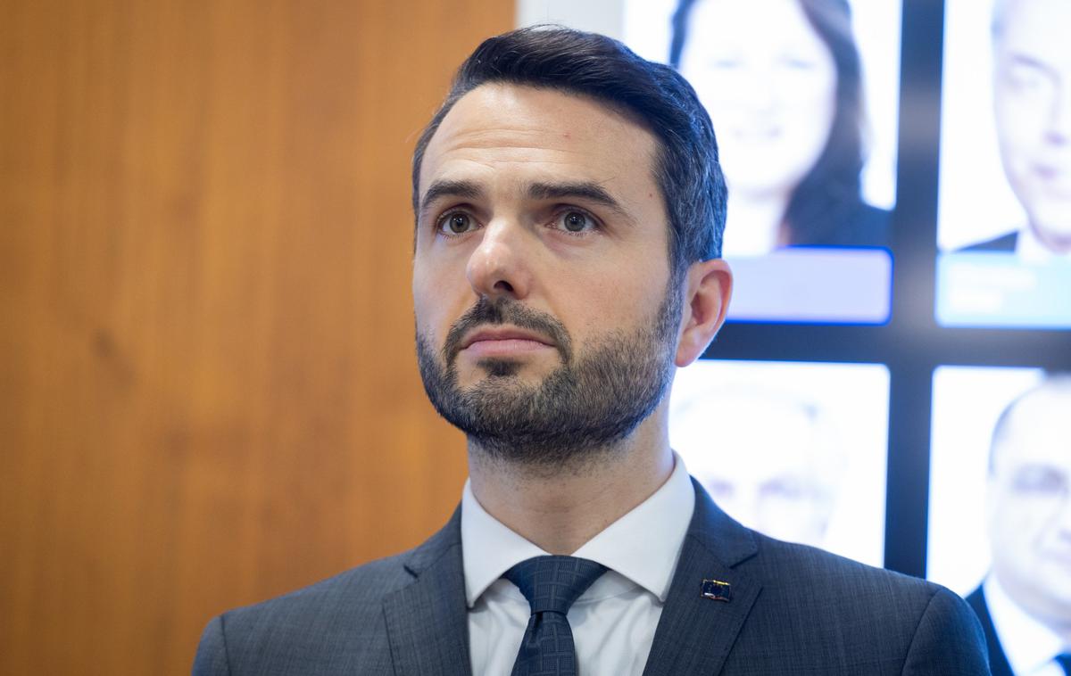 Matej Tonin | "Glede na to, da se David zaveda resnosti situacije in jo obžaluje, ga stranke ne bo pozvala k odstopu, končno sodbo pa bodo izrekli volivci na volitvah," je za Siol.net odgovoril predsednik NSi Matej Tonin. | Foto STA