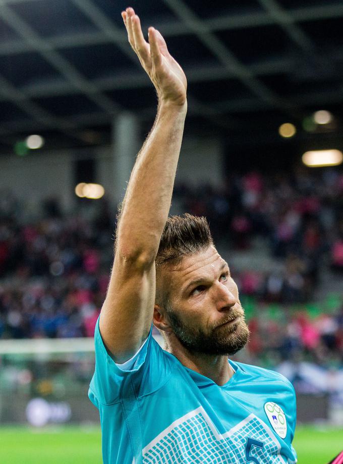 Boštjan Cesar je edini slovenski nogometaš, ki je državni dres oblekel vsaj stokrat. | Foto: Vid Ponikvar