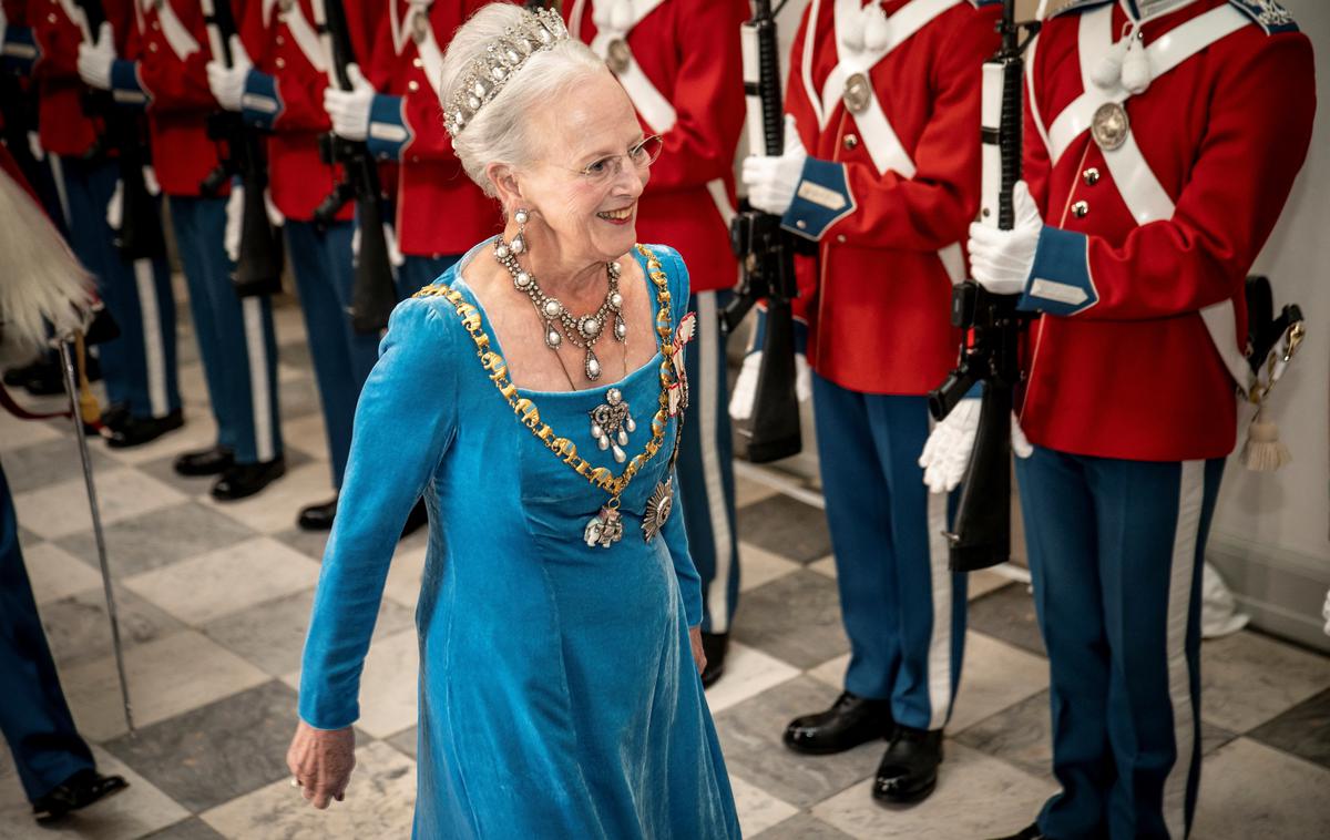 danska kraljica Margareta | Danes opoldne je 82-letna kraljica le zapustila Amalienborg in se s kočijo odpeljala do köbenhavnske mestne hiše, kjer je z balkona ob boku županje Sophie Haestorp Andersen pozdravila večtisočglavo množico. | Foto Reuters