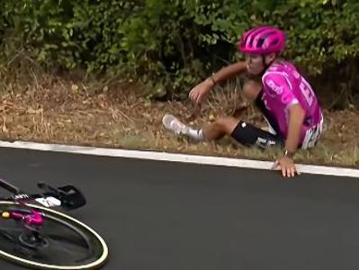 Velika neumnost gledalca povzročila padec #video
