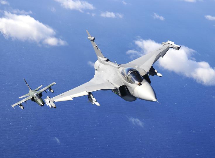Švedi načrtujejo mešane formacije lovskih letal gripen s posadko (na fotografiji) in brezpilotnih lovskih letal. | Foto: Guliverimage
