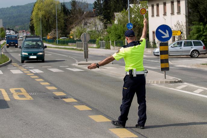 Pred Martinovo nedeljo poostren nadzor prometa #video