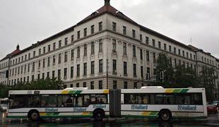 Število potnikov v slovenskem javnem prometu lani znova padlo