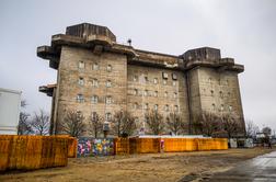 Ogromen nacistični bunker spremenili v koncertno dvorano in hotel