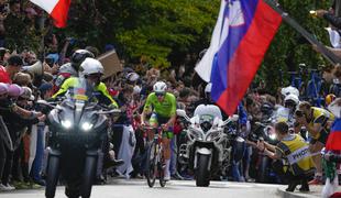Komentator Pogačarja primerjal s hrvaško legendo košarke #video