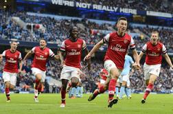 Arsenal bo za napis na dresih dobil 150 milijonov funtov