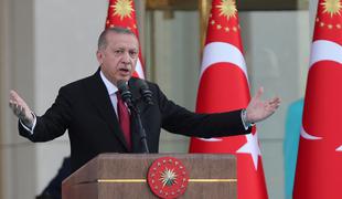 Turški parlament sprejel protiteroristični zakon