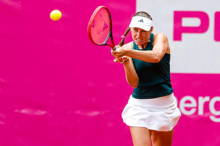 Popoldne se je s Kristino Novak uvrstila tudi v četrtfinale dvojic. | Foto: Aleš Fevžer
