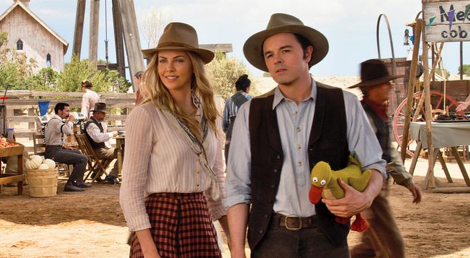 Charlize Theron in Seth MacFarlane v filmu Kako ne umreti na zahodu. | Foto: 
