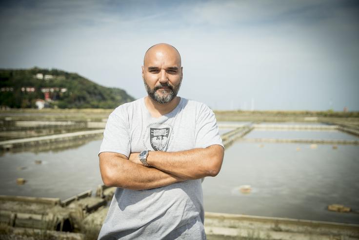 Marko Starman, direktor Krajinskega parka Strunjan si želi, da bi podobo parka in biotsko raznovrstnost ohranjali na tako visoki ravni, kot je zdaj. "Pritisk na naravo je v visoki sezoni velik, a prav je, da se zavedamo, da se nahajamo na zavarovanem območju." | Foto: Ana Kovač
