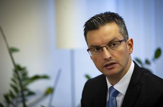 Šarec Kordišu: Boste vi razložili vojakom, da bodo šli peš ali s kolesom po Afganistanu?