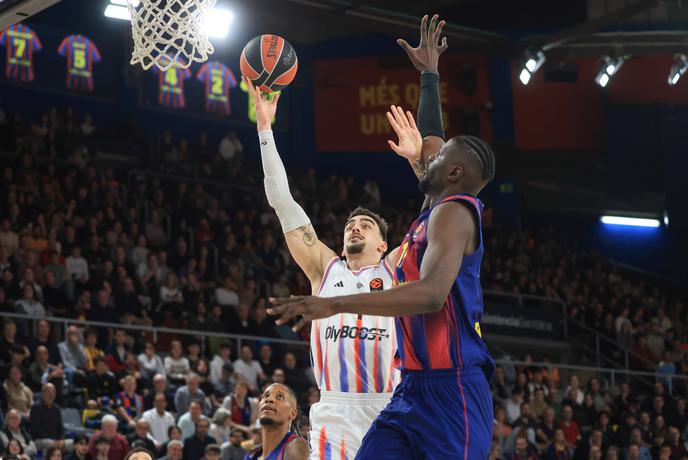 Paris presenetil Barcelono, Zvezda izgubila v Grčiji