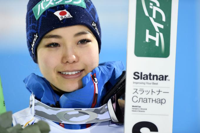 Sara Takanaši je tudi letos najboljša skakalka v skupnem seštevku. | Foto: Reuters