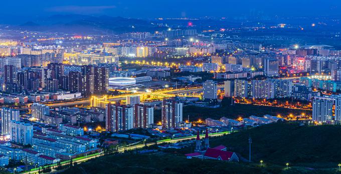 V mestu Džangdžjakov živi 4,65 milijona prebivalcev. Zaradi strateškega položaja mu pravijo tudi severna vrata Pekinga. | Foto: arhiv mesta Zhangjiakoa