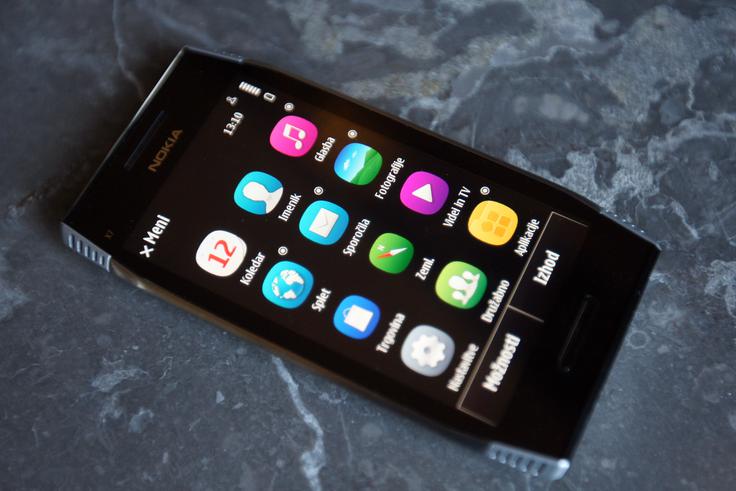 Se spomnite mobilnega telefona Nokia X7? Predstavili so ga leta 2011, torej pred dobrimi petimi leti. Od takrat se je za mobilne telefone Nokia spremenilo - vse. | Foto: 