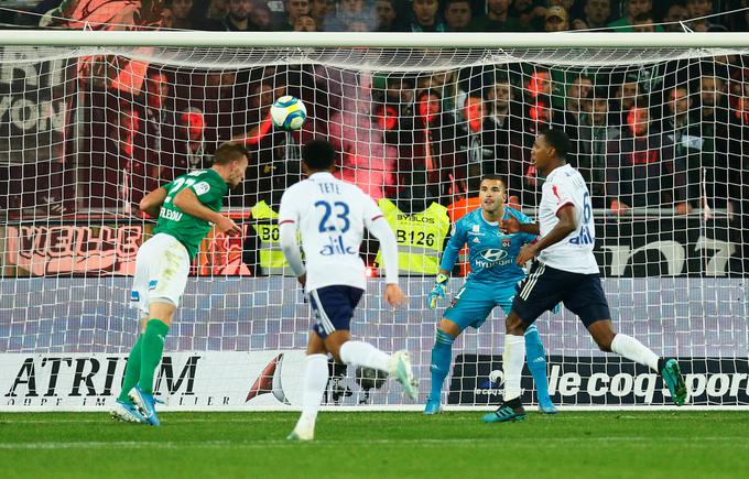 Trenutek, po katerem si je St. Etienne zagotovil zmago v prestižnem derbiju. | Foto: Reuters