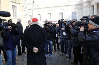 Razkrinkan lažni škof, ki se je poskušal pridružiti kongregaciji 
