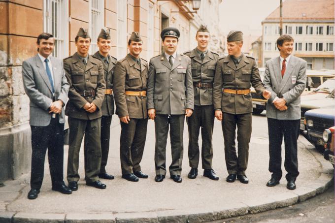 Rok (četrti z leve) med služenjem vojaškega roka | Foto: Osebni arhiv Klemna Berganta