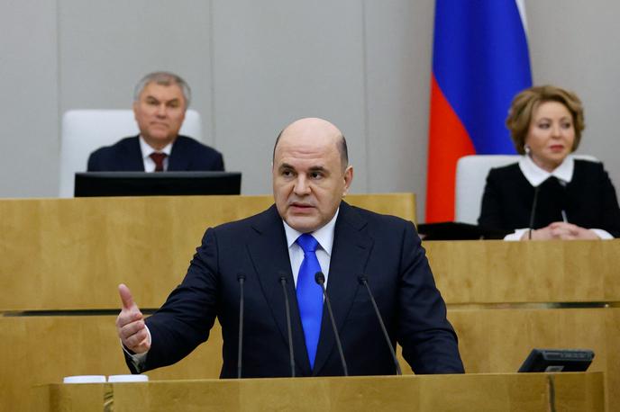 Mihail Mišustin | "Nedvomno lahko trenutno stanje označimo za najtežje v zadnjih treh desetletjih za Rusijo," je v dumi dejal ruski premier Mihail Mišustin. | Foto Reuters