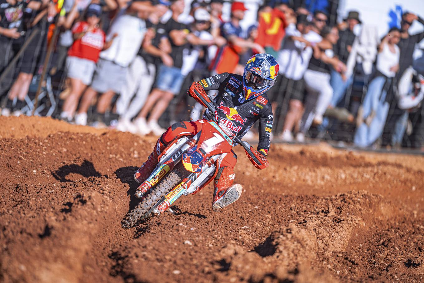 Jorge Prado é pela segunda vez campeão mundial de MXGP. | Foto de : Gulliverimage