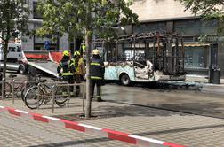 V središču Ljubljane zgorel avtobus #foto #video