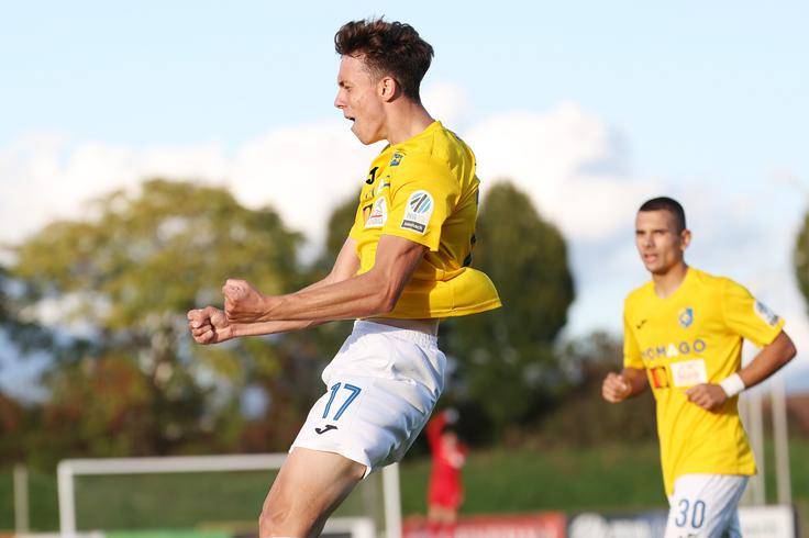 Matic Ivanšek je zadel zadnjo 11-metrovko za napredovanje Brava. | Foto: www.alesfevzer.com