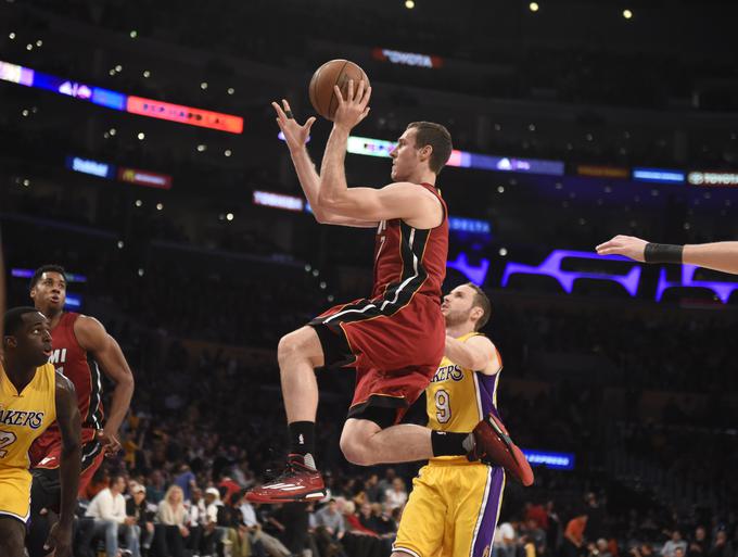 Goran Dragić je v času epidemije z družino ostal v Miamiju. | Foto: Reuters