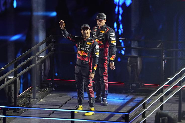 Svetovni prvak Max Verstappen ni bil niti malo navdušen nad otvoritveno slovesnostjo. | Foto: Guliverimage