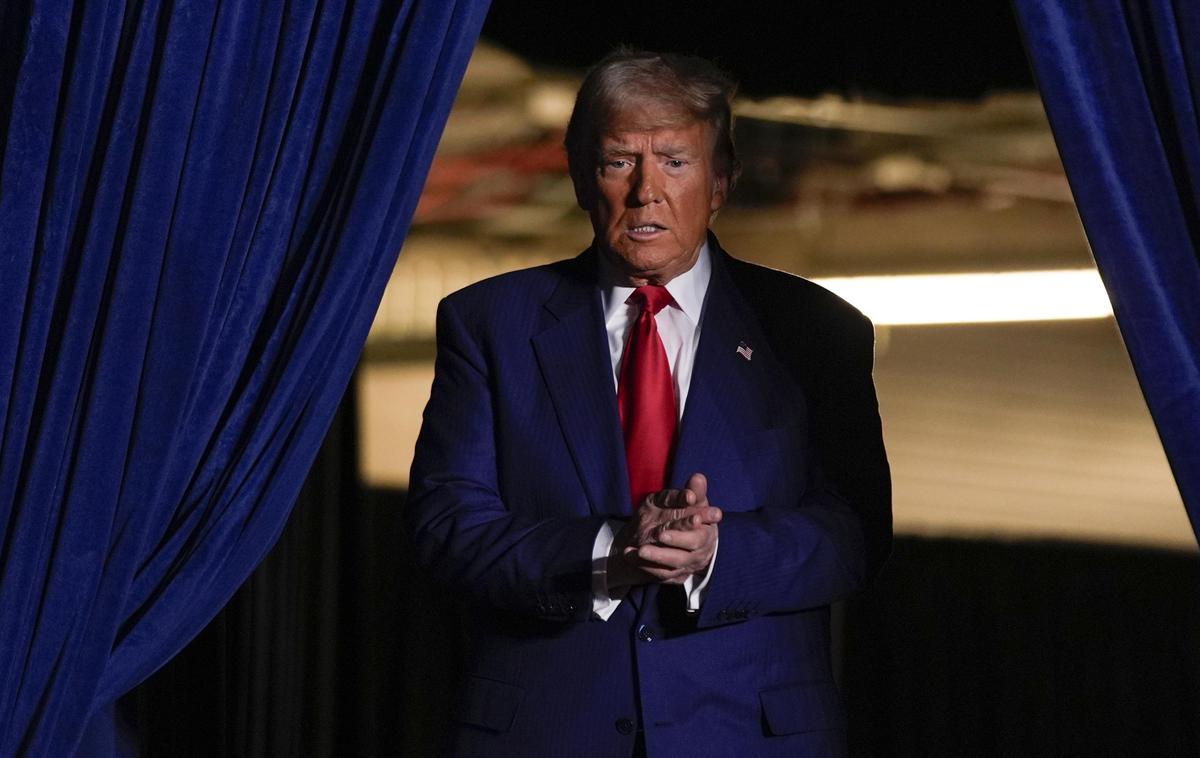 Donald Trump | Američani bodo 5. novembra volili novega predsednika. Na izbiro imajo zdajšnjo podpredsednico Kamalo Harris in nekdanjega predsednika Donalda Trumpa. Zmaga demokratke bi najverjetneje pomenila nadaljevanje zdajšnje ameriške politike, večja uganka pa je, kakšna bo Trumpova politika v morebitnem drugem mandatu. | Foto Guliverimage