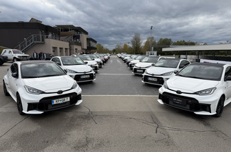 Japonski strupeni malček: okrog 60 Slovencev se je z njim zbralo v Krškem #foto
