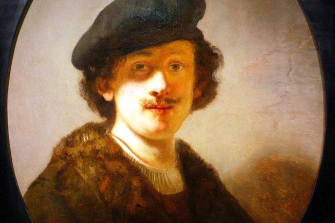 Rembrandt | Sicer že ta, zgodnja dela nakazujejo nekatere prepoznavne Rembrandtove značilnosti, kot so široke poteze čopiča in uporaba chiaroscura. "Seveda je postal mojster in tukaj vidimo začetek tega," je poudarila kustosinja. | Foto Reuters