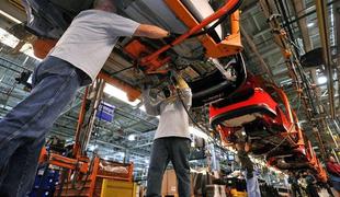 Ford blesti v ZDA in azijsko-pacifiški regiji, duši pa ga Evropa