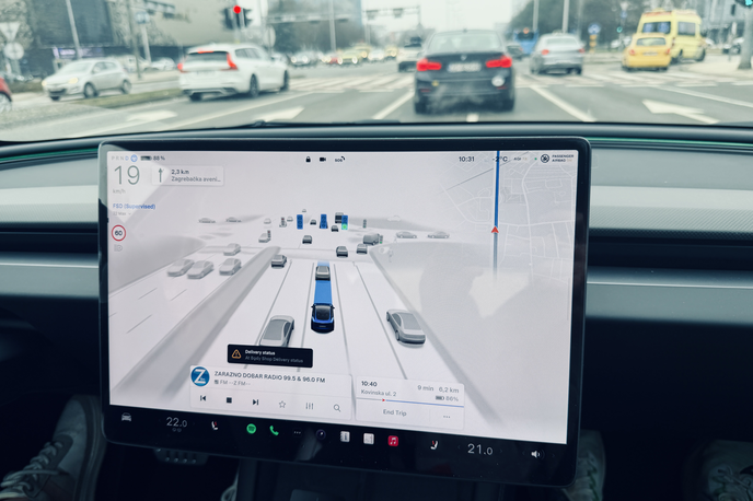 Tesla Autopilot samodejna vožnja FSD Zagreb | Pogled avtomobila na promet v Zagrebu. | Foto Gregor Pavšič