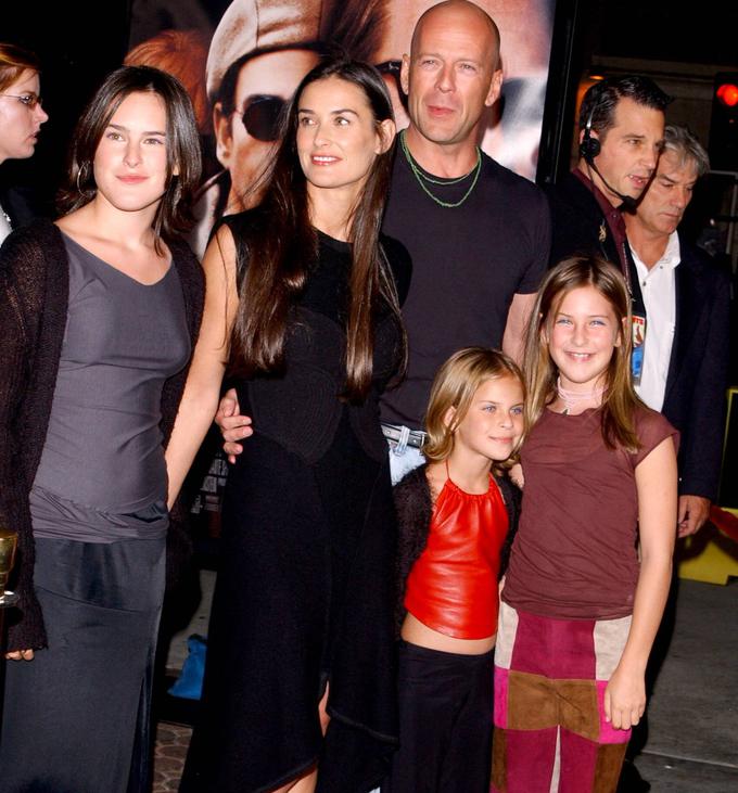 Bruce Willis in Demi Moore s hčerkami leta 2001 na premieri njegovega filma Bandita | Foto: Guliverimage/Vladimir Fedorenko