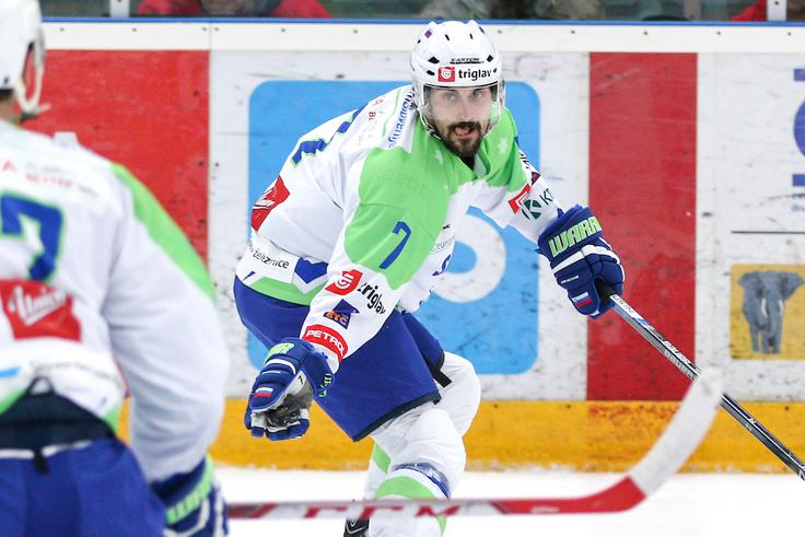 Klemna Pretnarja zgodnja ura tekme ne skrbi, upa le, da bo led v dvorani Bercy boljši, kot je bil na četrtkovem treningu. | Foto: Morgan Kristan / Sportida