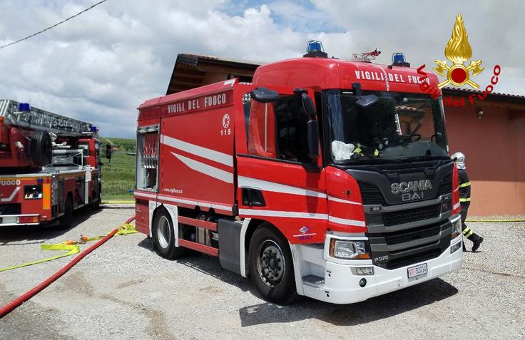 požar pri vinarju Ediju Kebru | Foto: Italijanski gasilci