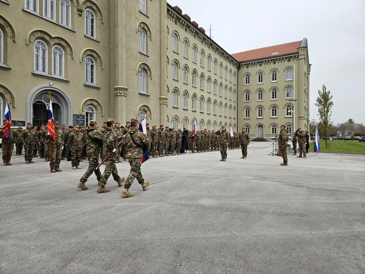 Slovesnost ob preoblikovanju Centra vojaških šol v Poveljstvo za doktrino, razvoj, izobraževanje in usposabljanje Slovesnost ob preoblikovanju Centra vojaških šol v Poveljstvo za doktrino, razvoj, izobraževanje in usposabljanje | Foto: STA