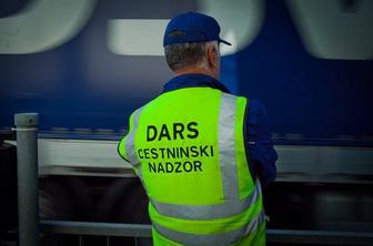 Nadzornikom avtocesta zastonj: le pet kombijev Darsa ima vinjeto