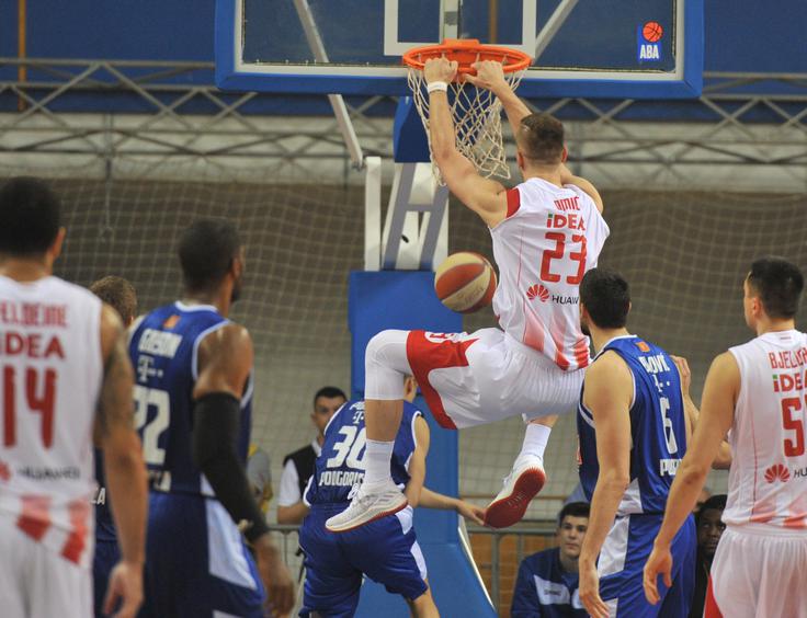 Omićeva Crvena zvezda je v finalu klonila proti Budućnosti (1:3). | Foto: Budućnost Voli