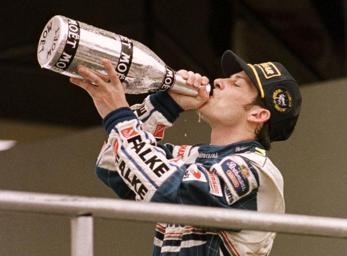Jacques Villeneuve je osvojil naslov svetovnega prvaka, njegov oče Gilles ga ni nikoli. Vseeno je drugi še vedno bolj priljubljen v Kanadi. | Foto: Reuters
