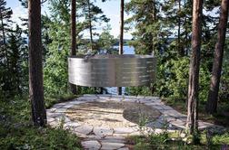 V spomin na žrtve pokola so na Norveškem postavili spomenik