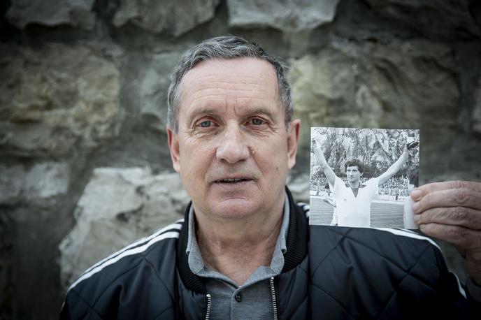 Adrijan Fegic | Adriano Fegic se je rodil 16. septembra 1956. Je nekdanji napadalec, ki je največji del svoje kariere podaril Rijeki, s katero je izstopal tako v Jugoslaviji kot tudi v Evropi. Leta 1985 se je odpravil v Francijo, pestro kariero pa pri 39 letih končal v dresu Primorja v rojstnem kraju Ajdovščina, kjer živi še danes. | Foto Ana Kovač
