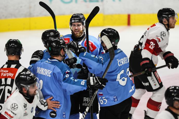 ICEHL: HK Olimpija Ljubljana - Pioneers Vorarlberg | Olimpija je s 4:2 premagala Pioneers Vorarlberg. | Foto Aleš Fevžer