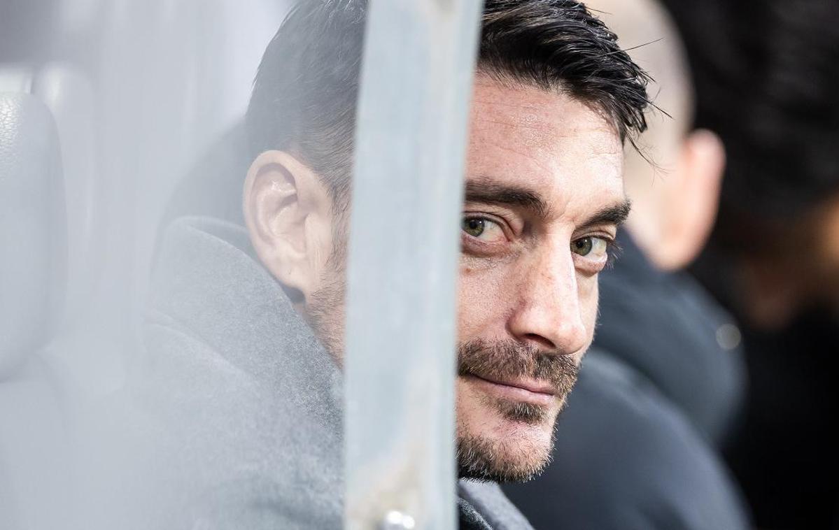 Albert Riera | V tej sezoni so v 1. SNL branili naslov prvaka Celjani, ki pa so pod vodstvom Alberta Riere ostali brez možnosti za ponovitev uspeha. Lahko pa španski strateg, ki je v sezoni 2022/23 popeljal Olimpijo do dvojne krone, v sredo še kako pomaga nekdanjemu klubu iz Ljubljane. Če bo na zaostali tekmi v Ljudskem vrtu prekrižal načrte Mariboru, bi zmajem na široko odprl pot do zagotovitve zvezdice že nekaj krogov pred koncem sezone. | Foto Jure Banfi