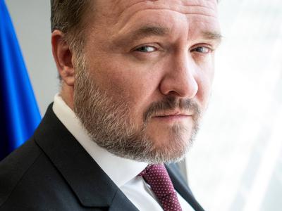 Sprostitev zalog dizla po besedah evropskega komisarja ena od možnosti