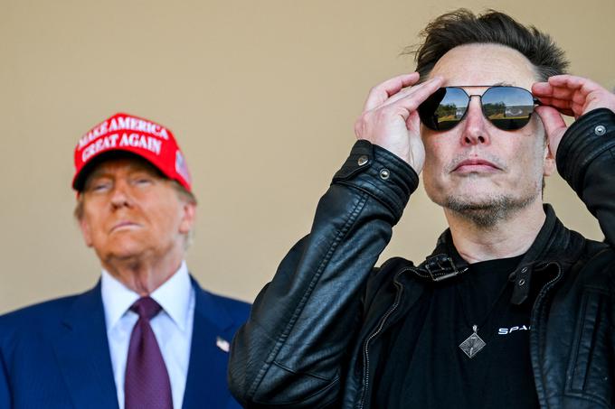 Elon Musk je v zadnjih mesecih postal velik podpornik novoizvoljenega predsednika ZDA Donalda Trumpa. Na družbenem omrežju X je tudi vse napore usmeril v to, da bi Trump na volitvah v ZDA 5. novembra premagal protikandidatko Kamalo Harris.  | Foto: Reuters