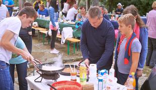 Na pikniku s starši otrok z rakom: smeh in pozitiva