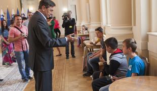 Borut Pahor sprejel otroke iz Srebrenice (foto)