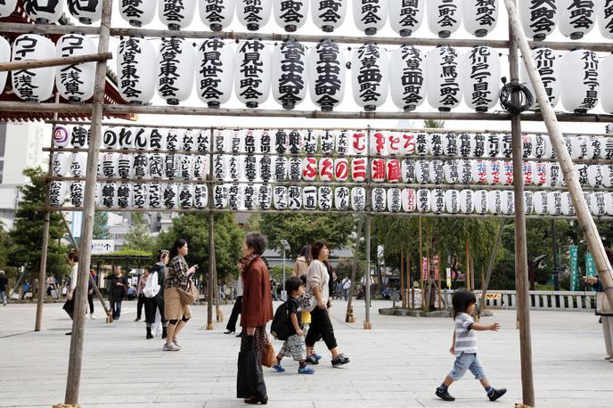 Tokio, ljudje | Volivci na Japonskem so v nedeljo odločali o razdelitvi 125 od skupno 248 sedežev v senatu. | Foto Guliverimage